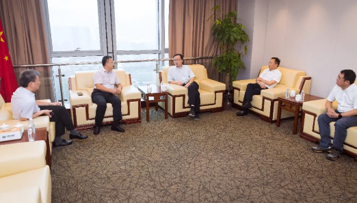 供應(yīng)鏈綜合商業(yè)服務(wù)平臺(tái)邁進(jìn)浙江第一站 — — ok138cn太陽(yáng)集團(tuán)古天樂(lè)與溫州交運(yùn)集團(tuán)戰(zhàn)略簽約